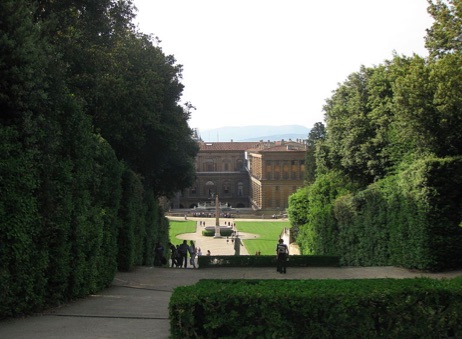 File source: http://commons.wikimedia.org/wiki/File:Boboli_IMG_4738.JPG